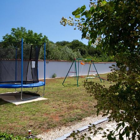 Holiday Home Petrovic เมดูลิน ภายนอก รูปภาพ