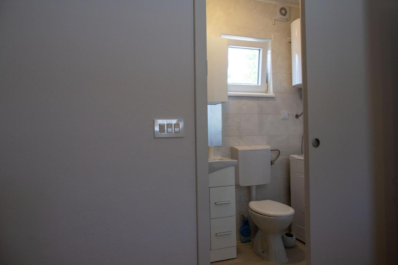 Holiday Home Petrovic เมดูลิน ภายนอก รูปภาพ