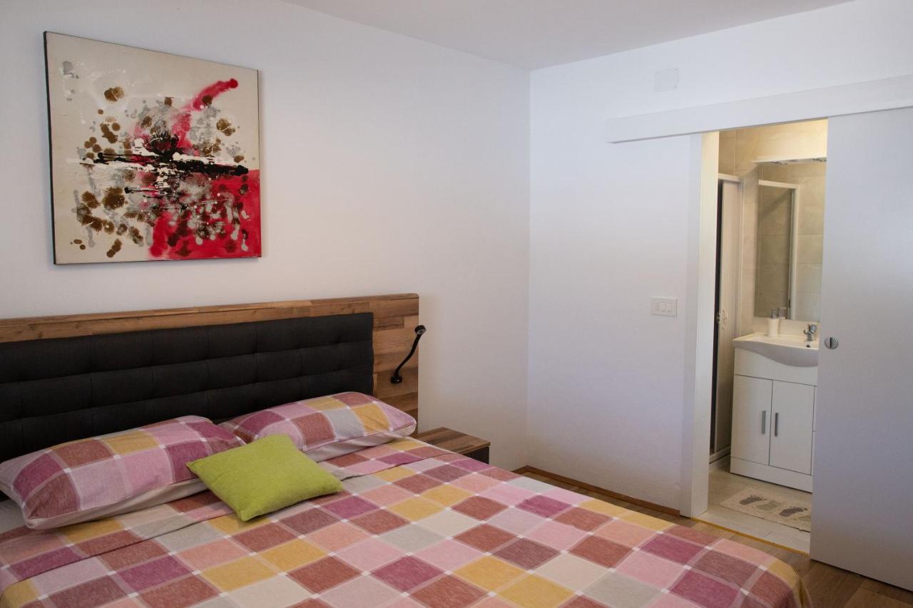 Holiday Home Petrovic เมดูลิน ภายนอก รูปภาพ