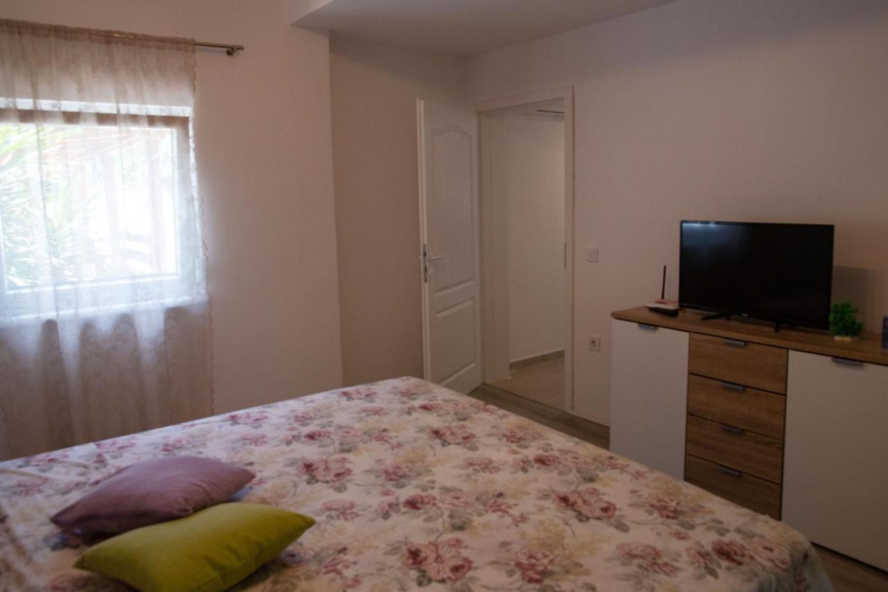 Holiday Home Petrovic เมดูลิน ภายนอก รูปภาพ