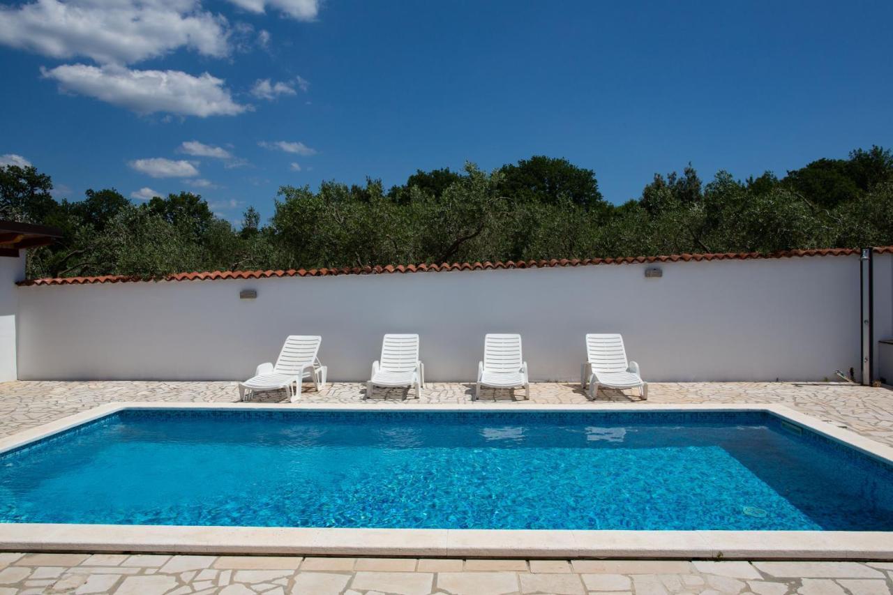 Holiday Home Petrovic เมดูลิน ภายนอก รูปภาพ