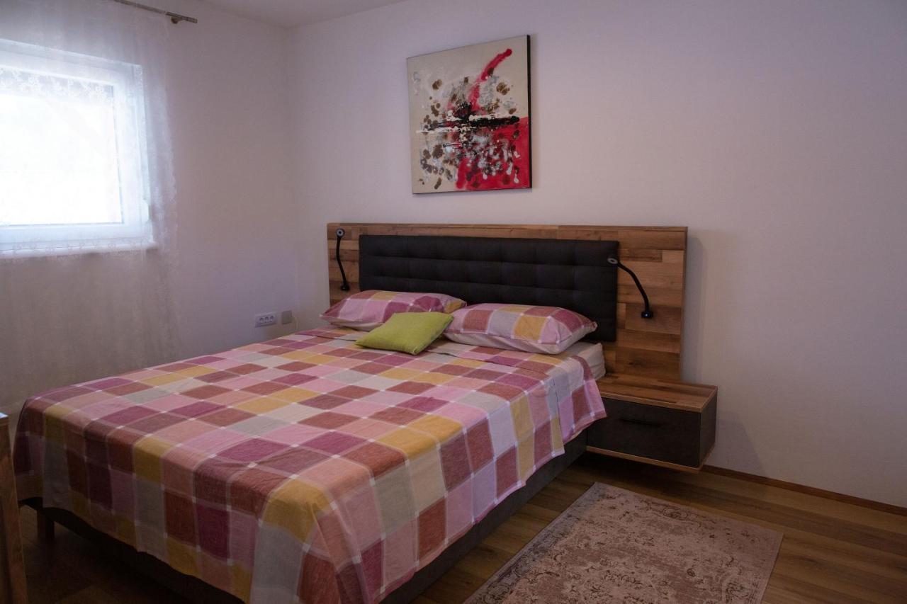 Holiday Home Petrovic เมดูลิน ภายนอก รูปภาพ