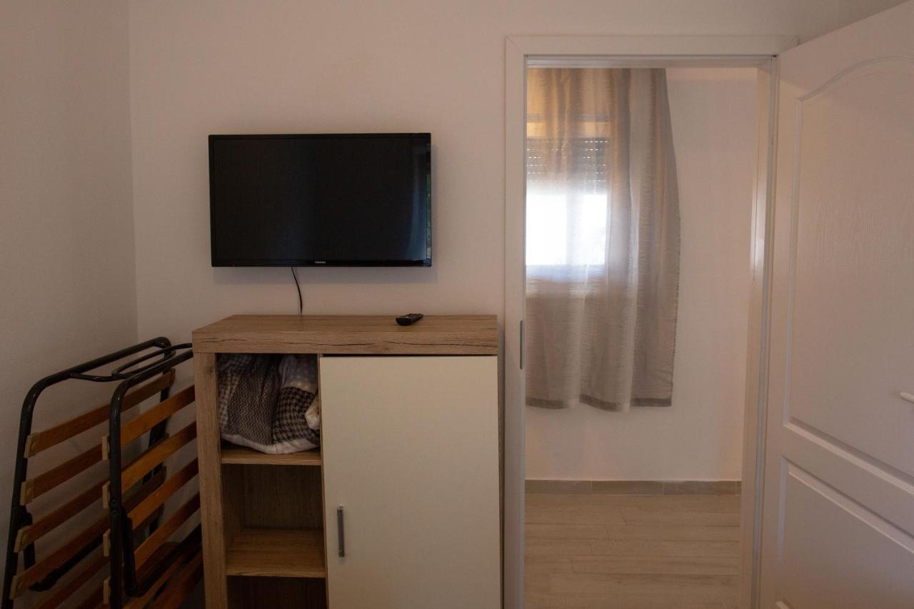 Holiday Home Petrovic เมดูลิน ภายนอก รูปภาพ