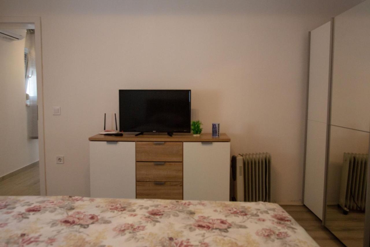 Holiday Home Petrovic เมดูลิน ภายนอก รูปภาพ