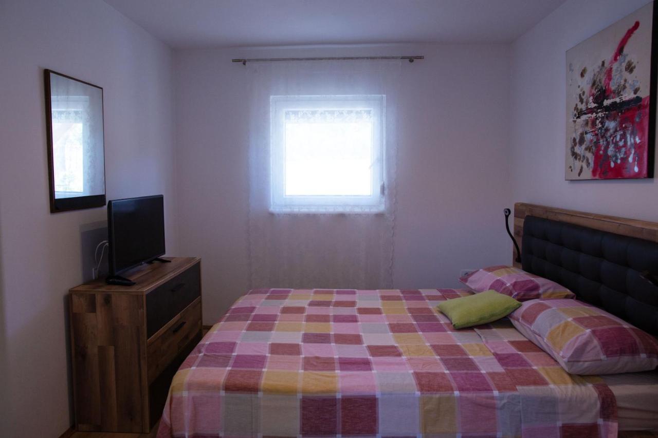 Holiday Home Petrovic เมดูลิน ภายนอก รูปภาพ