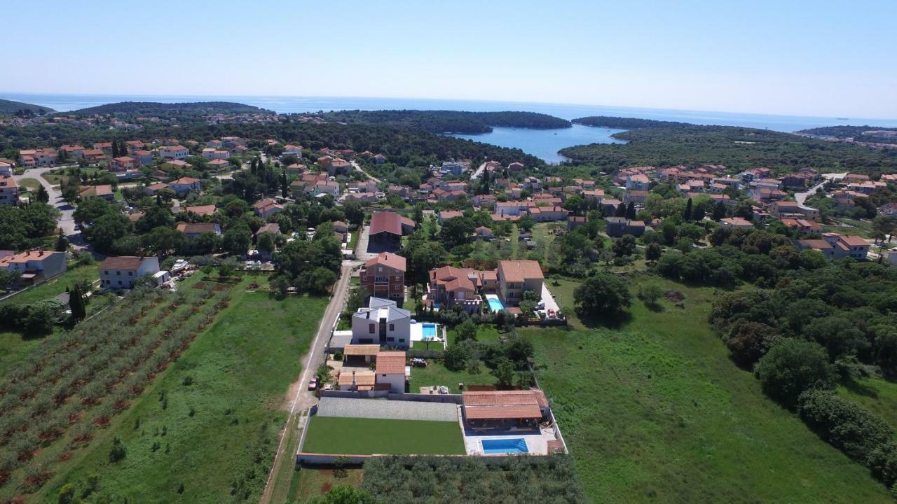 Holiday Home Petrovic เมดูลิน ภายนอก รูปภาพ